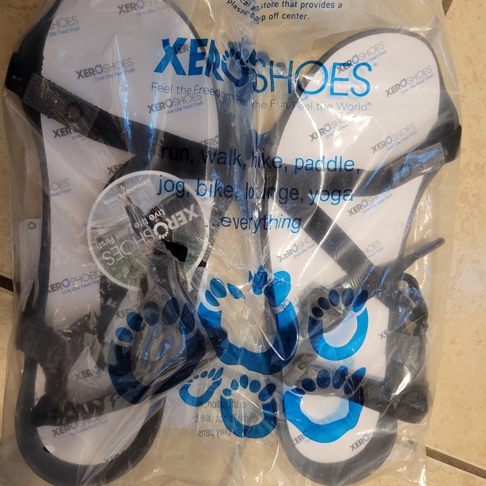 Xero Z Trek Sandals 9 NWT